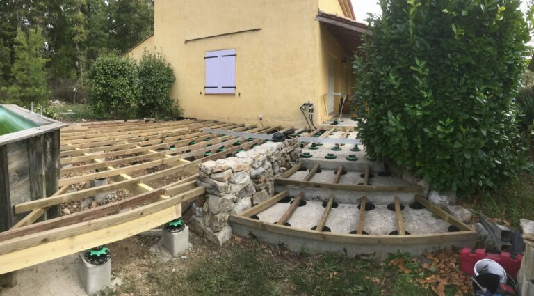 Construction terrasse bois Callian 83440